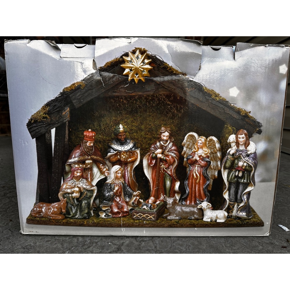 Christmas Nativity Scene Set with Light Up Stable -11 ceramic Figurines-VINTAGE